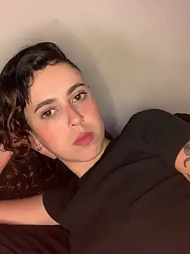 ninapellegrini17: онлайн-секс-чат