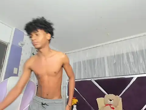 Santy_bigcock_01 Chat XXX live