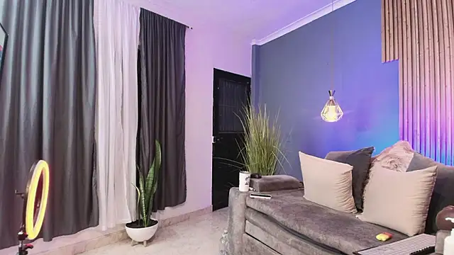 Christiekroes_: онлайн-секс-чат