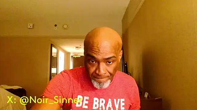 sinnernoir's Live XXX Chat