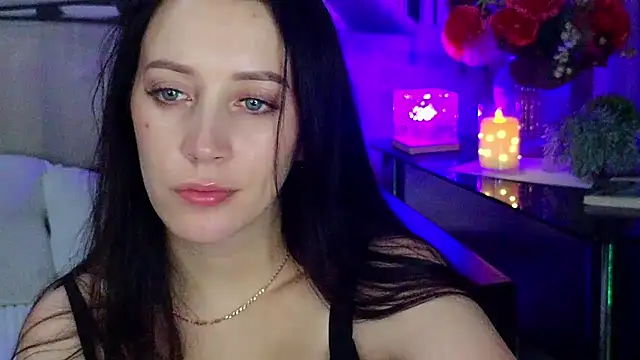 MonicaSweetx: онлайн-секс-чат