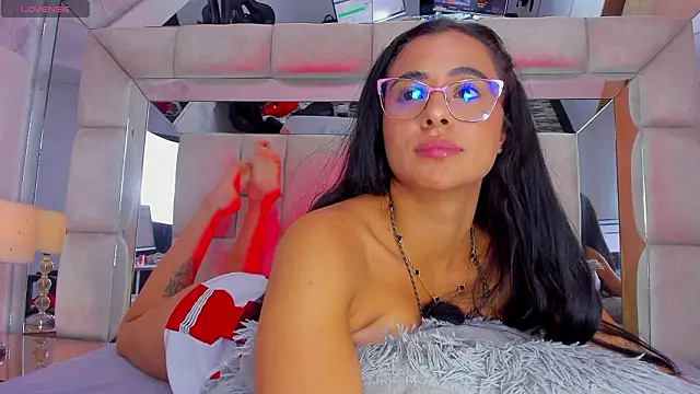 ZOEBARLOWE: онлайн-секс-чат