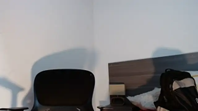 Chatroom XXX en direct de Mila_cams1_