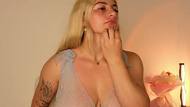 AtheneaRossiのライブXXXチャット