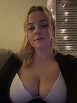 Lisaxtra Adlı Modelin Canlı XXX Sohbeti