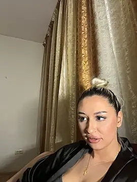 Kylie_One 现场XXX聊天