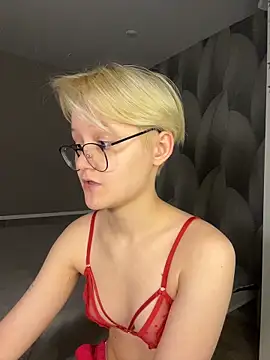 LuunaDorean Adlı Modelin Canlı XXX Sohbeti