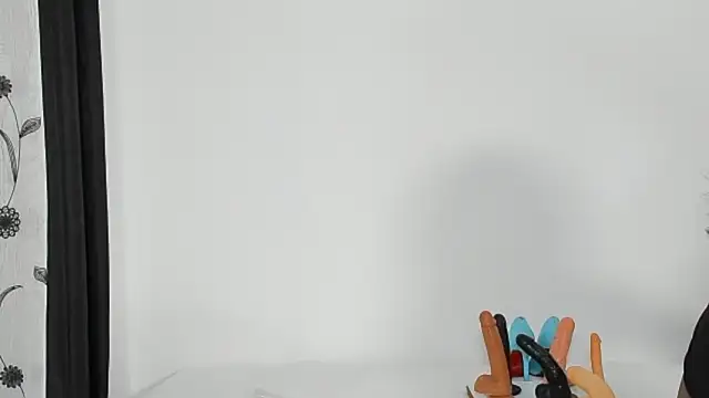 CREAMY_BUBBLEGUM Show in webcam