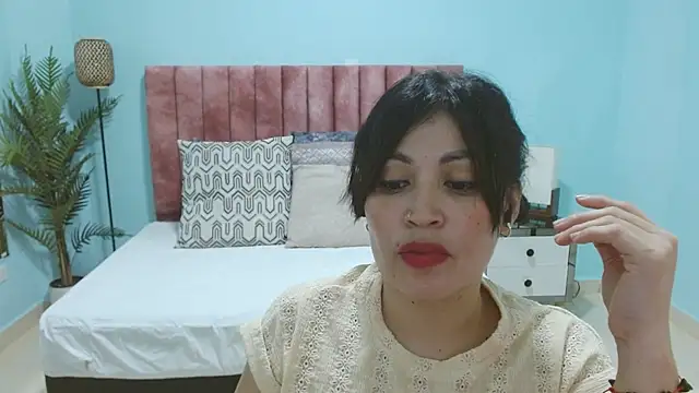 Онлайн чат XXX sophia_hadid