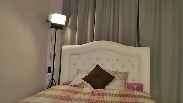 Mikka_Blush: онлайн-секс-чат