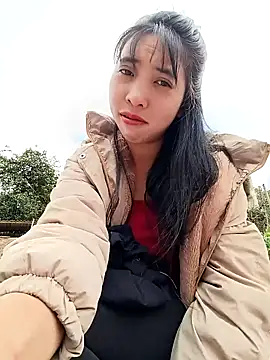 emaame68: διαδικτυακό σόου στην κάμερα