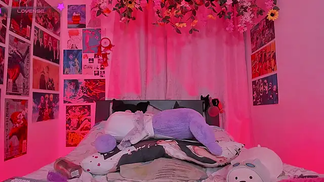 MissCurvyTop Chat XXX live