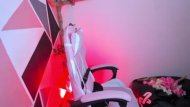 little_emma0 লাইভ XXX চ্যাট