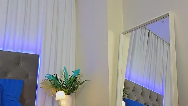 Ariana_Petite: онлайн-секс-чат