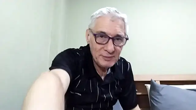 BIGUNCUTHARDCOCK Live XXX-Chat