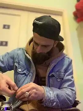 Albanian_Goat_WhiteHammer Live XXX-Chat