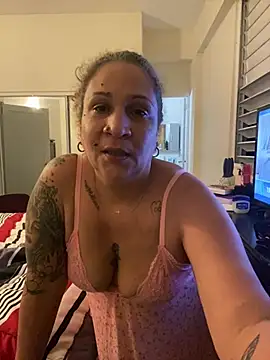 ladycreamypr2 Show in webcam