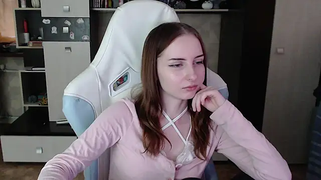 Cutti_Crystal Live XXX-chat