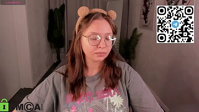 Nuura_Moore: απευθείας συνομιλία ΧΧΧ