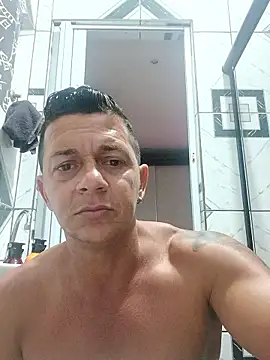 Cyborg45 即時 XXX 聊天