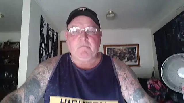 KINKYBLUEYES69's Live XXX Chat