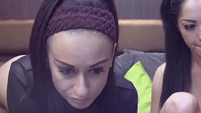 JasminAndAlyssa: онлайн-секс-чат