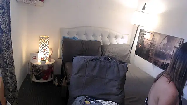 NinaDOM4CUM Show in webcam