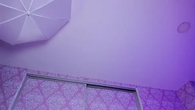 Chatroom XXX en direct de Zharyt_18