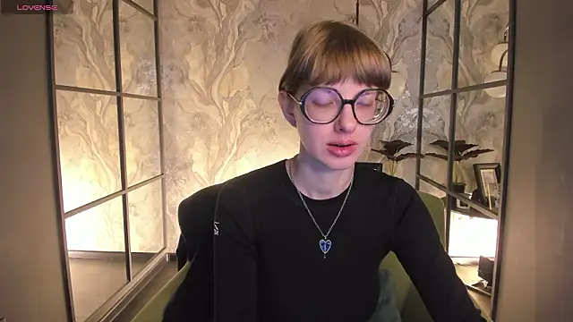 RubySoft Adlı Modelin Canlı XXX Sohbeti