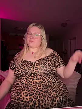 PiggyRose Adlı Modelin Canlı XXX Sohbeti