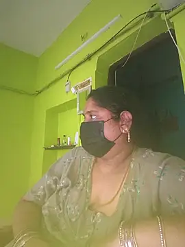 Villageanuty Adlı Modelin Canlı XXX Sohbeti