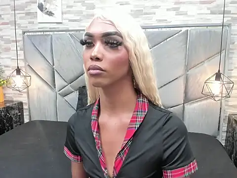 Fantasy_Trans_ Chat XXX in diretta