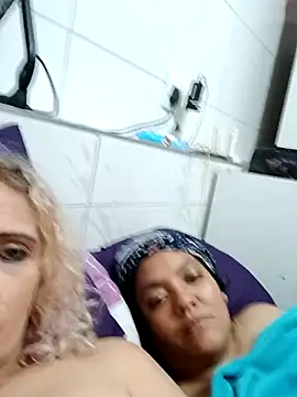 2Juicy_pussy 现场XXX聊天