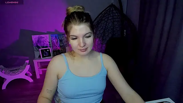 lily_williamss: онлайн-секс-чат