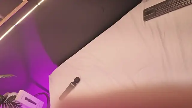 Chatroom XXX en direct de Miss_Lyra