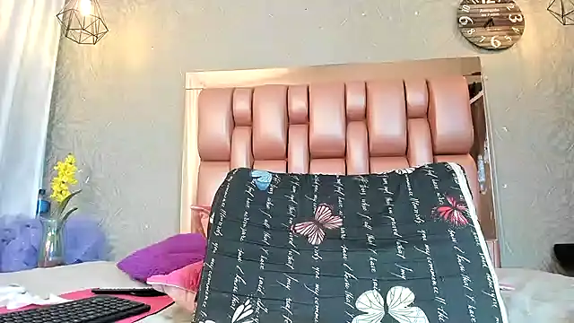 Онлайн чат XXX KOURTNEY--