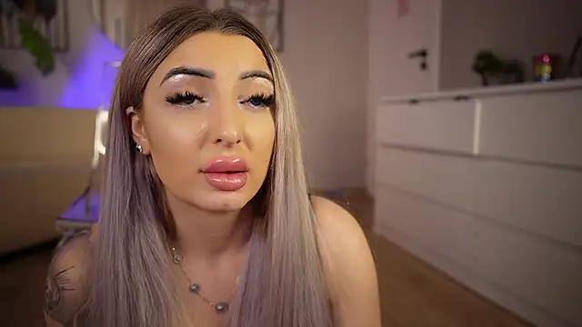 emily_bloom Live XXX-Chat