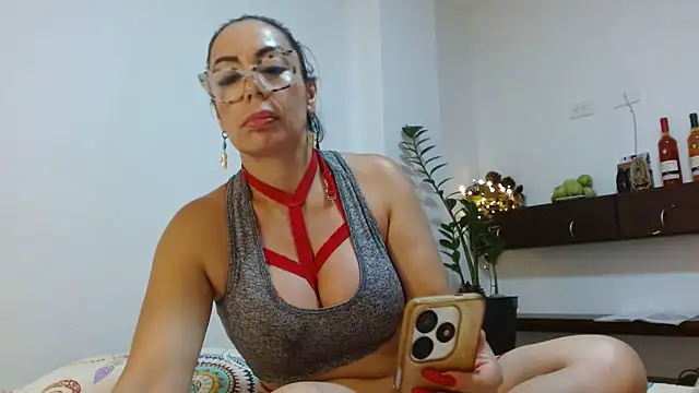 naiaratobon__ live XXX chat