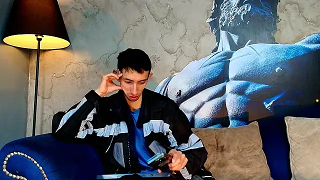 ZyroNight webkamerás műsora