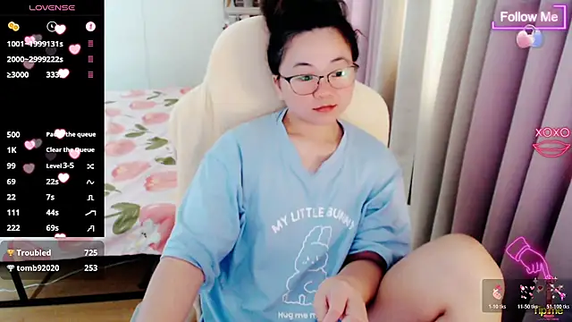 Chatroom XXX en direct de MCutie_