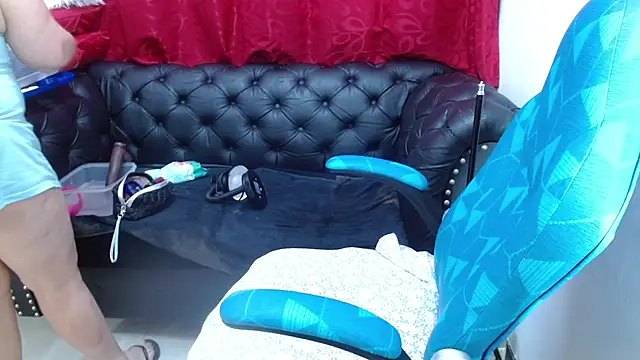 Chatroom XXX en direct de Kerly_Doll