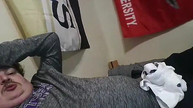 YelpedAvertingのライブXXXチャット