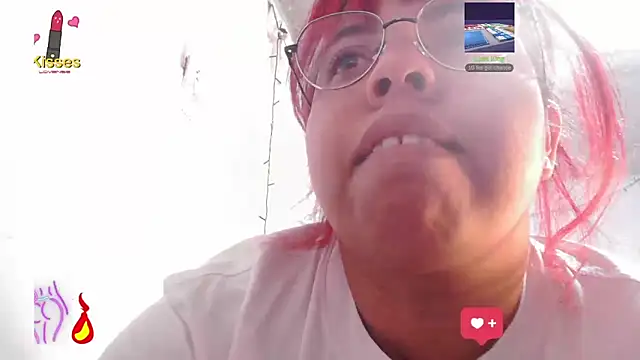 alexandraluv Adlı Modelin Canlı XXX Sohbeti