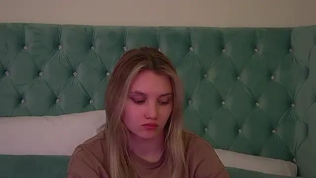 StacyEvances: онлайн-секс-чат