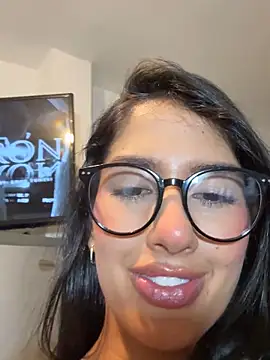 Онлайн чат XXX Julieta_Duque