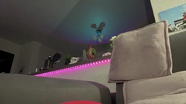 Jeremy1Scott Chat XXX live