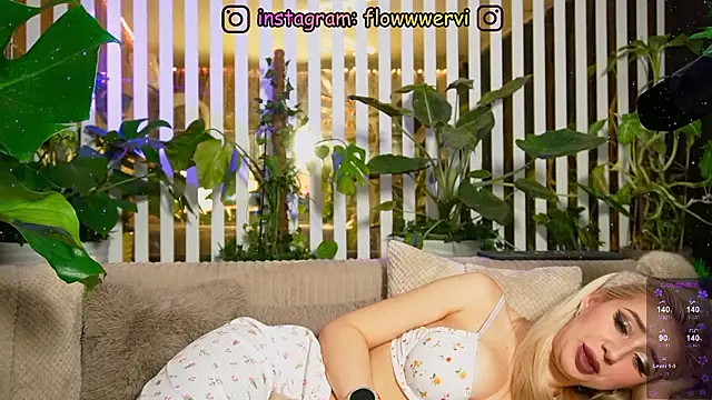 FlowweerGirl Adlı Modelin Canlı XXX Sohbeti