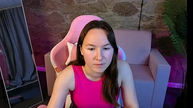 SindieStorm Adlı Modelin Canlı XXX Sohbeti