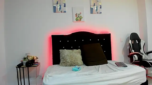 Chat XXX en directo de Lenna16_