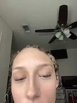 marie2244 Webcam Show